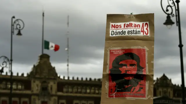 Protesta en Zócalo Ciudad de México