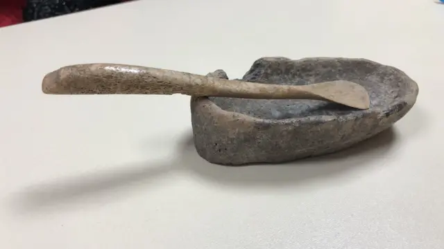 Primer kašičica i posude iz praistorije