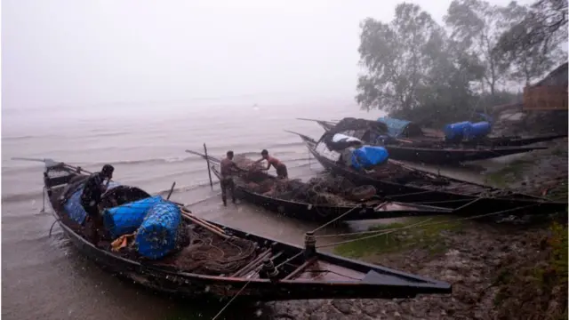 নৌকা ও ট্রলার