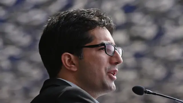 জম্মু ও কাশ্মীর পিপলস মুভমেন্টের নেতা শাহ ফয়সল