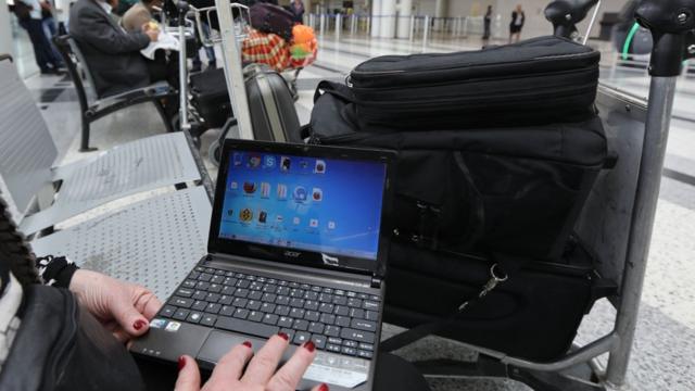 แล็ปท็อปที่สนามบิน