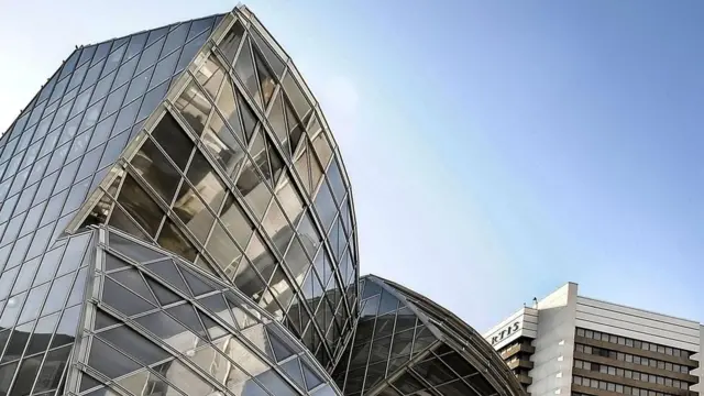 مقر شركة "نوفارتس" العملاقة للأدوية في مدينة بازل السويسرية