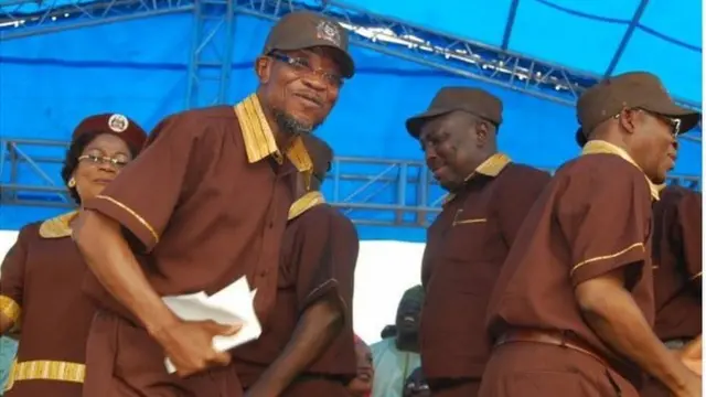 Rauf Aregbesola ninu asọ ile ẹkọ