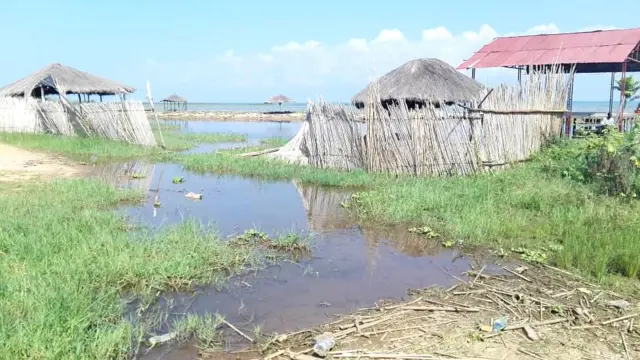 Twinshi mu tubare twubatse ku nkengera twarugaye kubera amazi y'ikiyaga