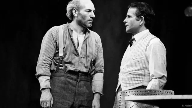 Лик Хекија у „Долази ледаџија" израста из његових контрадикторних жеља, које би се могле класификовати као „парадоксална спознаја"