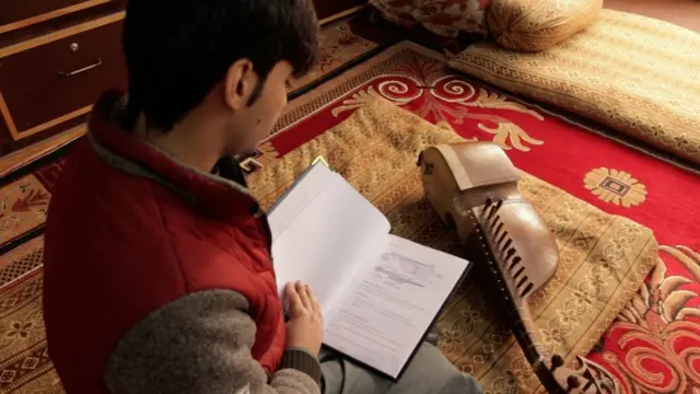 رباب، تعلیم