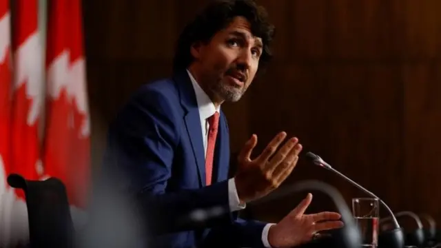 غرد ترودو قائلا إن "إن أنباء العثور على رفات بشرية في مدرسة كاملوبس الداخلية السابقة تحطم قلبي".