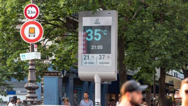 Termômetro marca 35º C às 21h05