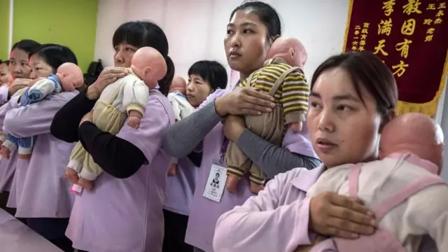 من غير المرجح أن نحيا في عالم تتحكم فيه المرأة بشكل كامل في موعد حدوث الحمل وهوية والد الجنين