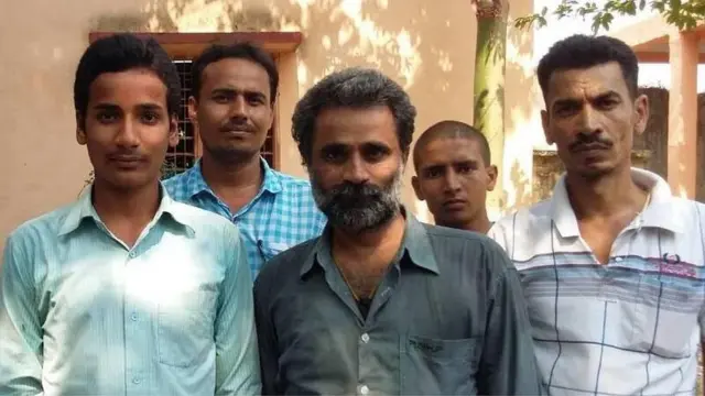 प्रेम कुमार के साथ पिता