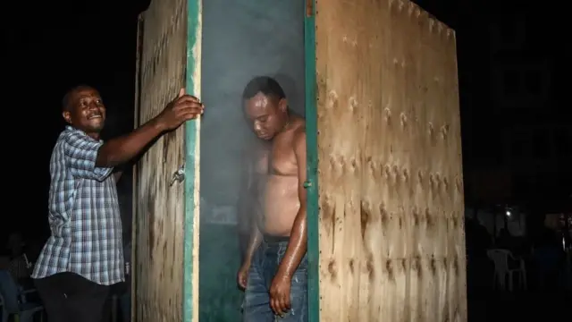 Wizara ya Afya nchini Tanzania imekuwa ikiwashauri raia kujifukiza bila kutoa ushahidi kwamba hatua hiyo inazuia corona