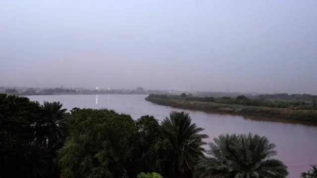 Qashinka badan ee lagu shubayo wabiga ayaa hoos u dhigay tayada biyaha