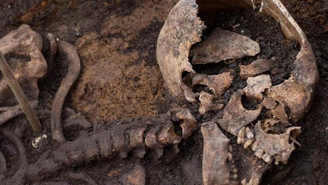 Detalheestratégias para jogar roletaesqueleto encontradoestratégias para jogar roletaescavação do projeto Crossrail