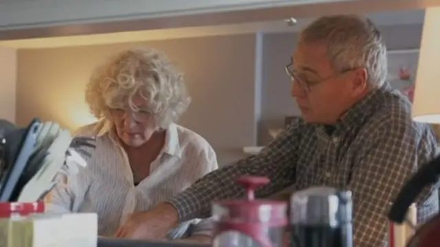 बुजुर्ग दंपति