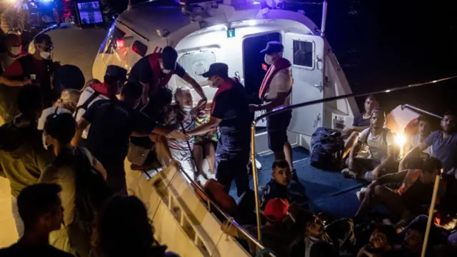 Türkiyədə yanğınlar istilik elektrik stansiyasına çatdı. İnsanlar evakuasiya edilir