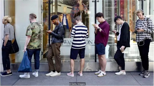 नेटवर्क बनाने में घबराते हैं तो कीजिए ये उपाय