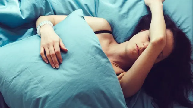 낮에는 폭염에 시달리고 밤이면 열대야로 불면증을 겪는 사람이 많다