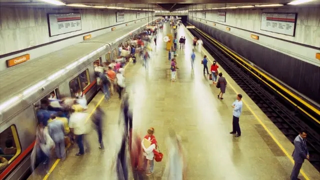 Fotografía del interior del metro de Rio de Janeiro