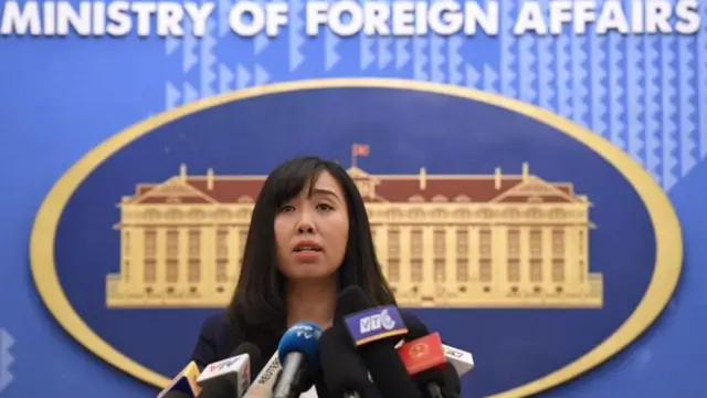 Người phát ngôn Lê Thị Thu Hằng cho biết đại diện Bộ Ngoại giao Việt Nam đã giao thiệp với đại diện Đại sứ quán Trung Quốc về vụ việc