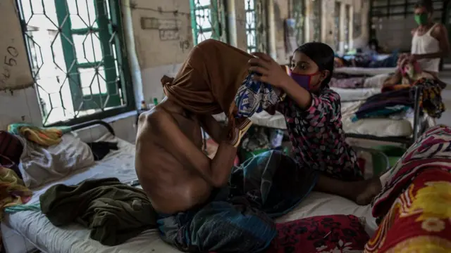 বাংলাদেশে চিকিৎসাধীন এক যক্ষ্মা রোগী।