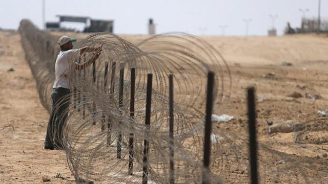 تمتد الحدود المصرية مع غزة بنحو 13 كيلومترا