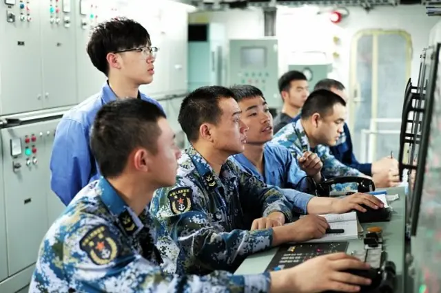 Vận hành hàng không mẫu hạm Sơn Đông, khi đó còn mang tên Type 001A, trong chuyến thử nghiệm vận hành trên biển đầu tiên vào tháng 5/2018
