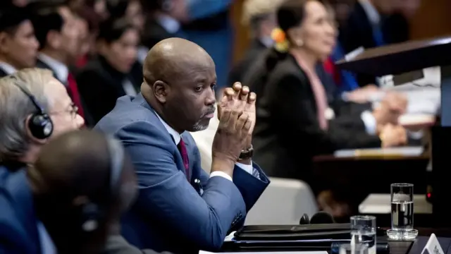 အမှုကြီး တစ်ခုလုံး မပြီးဆုံးခင် ဂမ်ဘီယာက မြန်မာကို ကြားဖြတ်စီမံချက် ချမှတ်ပေးဖို့ အိုင်စီဂျေကို တင်ပြခဲ့ပါတယ်။