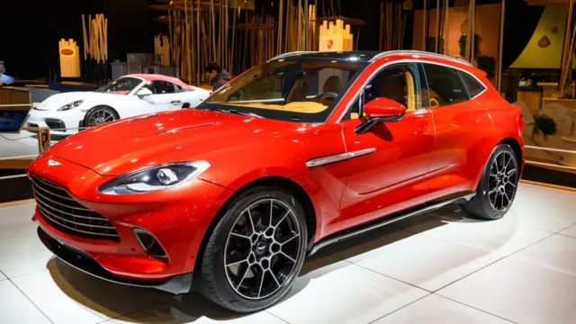 آستون مارتین می‌خواهد با کمک شاسی‌بلند DBX فروش خود را به ده هزار دستگاه در سال برساند