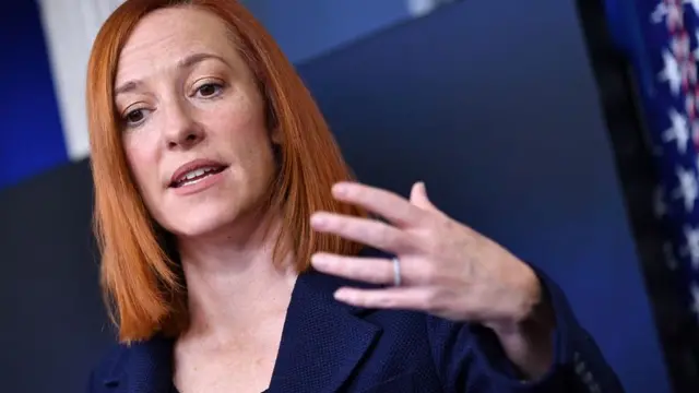 bà Jen Psaki