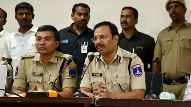 પોલીસની પત્રકારપરિષદ