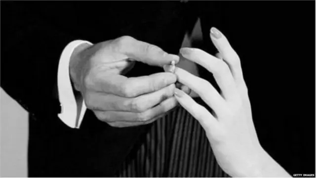 బ్రిటీష్ కాలం నాటి వైవాహిక బంధం పునరుద్ధరణ చట్టాలు ఇప్పటికీ కొనసాగుతున్నాయి.