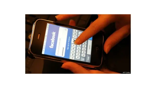 বাংলাদেশের বেশিরভাগ মানুষ মোবাইল ইন্টারনেট ব্যবহার করেন