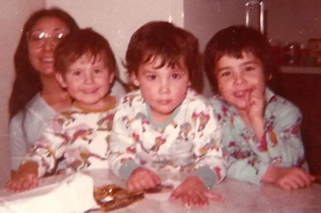 ਬਲੈਂਚੇ ਆਪਣੇ ਤਿੰਨ ਪੁੱਤਰਾਂ ਨਾਲ ਸਾਲ 1980 ਵਿੱਚ