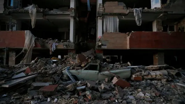 இரானின் கெர்மன்ஷா மாகாணத்தில் சுமார் 200க்கும் மேற்பட்டவர்கள் உயிரிழந்திருக்கக் கூடும் என அதிகாரிகள் அரசு ஊடகத்திடம் தெரிவித்தனர்.