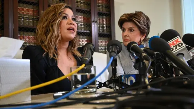 Lizzette Martinez na one of di women wey accuse R. Kelly