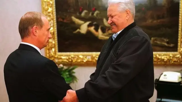 Putin iyo madaxweynihii hore ee Ruushka Boris Yeltsin