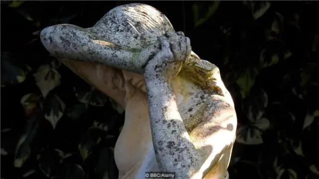 19世纪,医生开始认为偏头痛是因为女性的精神状况和神经系统较男性脆弱。