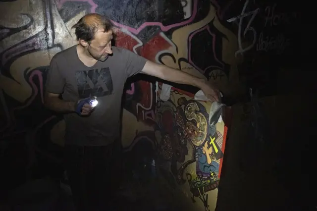 جی در تونل، محل زندگیش، ۲۹ آوریل ۲۰۲۳