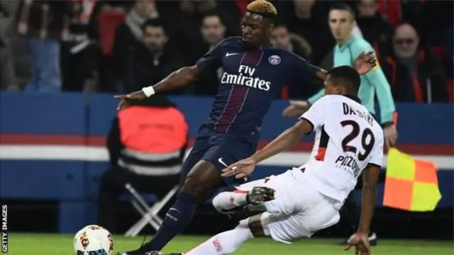 Serge Aurier yageze muri Tottenham mu mwaka wa 2017 avuye muri Paris Saint-Germain