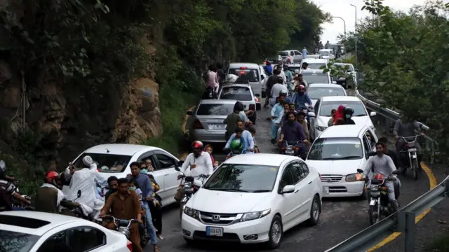 سیاحت، گاڑیاں