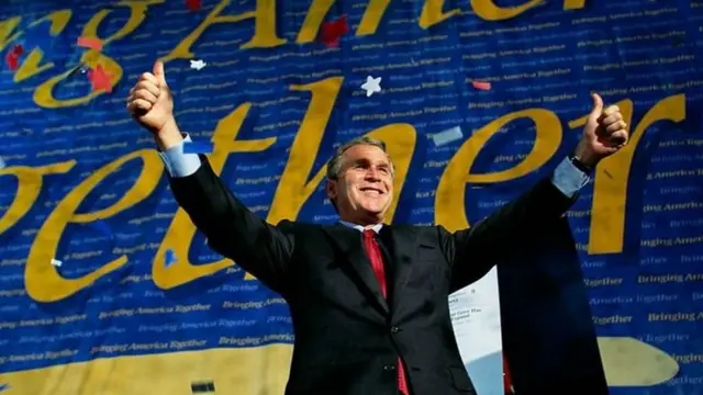 2000 මැතිවරණයේදී රිපබ්ලිකන් පාක්ෂික ජෝර්ජ් බුෂ්, ඩිමොක්‍රටික් පාක්ෂික අල් ගෝර් පරදා ජය ලැබීය.