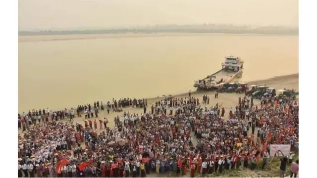 ကင်းရွာရှေ့သောင်ပြင်က စစ်ကောင်စီ ဆန့်ကျင်ရေး ဆန္ဒပြပွဲ