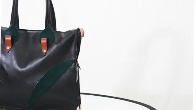 በአሮን ሰናይ የተሠራ የእጅ ቦርሳ