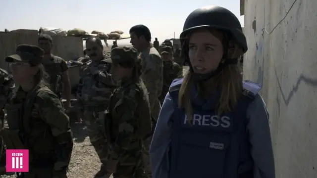 Stacey Dooley e o batalhão na linham.cbet gg brfrente