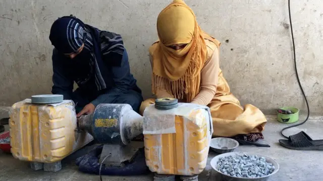 د افغانستان په شمال کې د قیمتي ډبرو بازار پراخ شوی