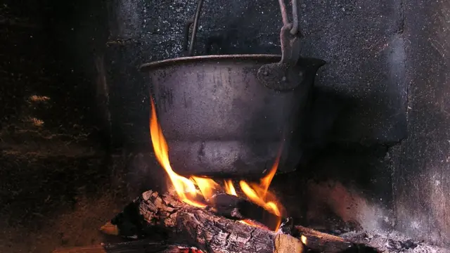 Котелок с похлебкой