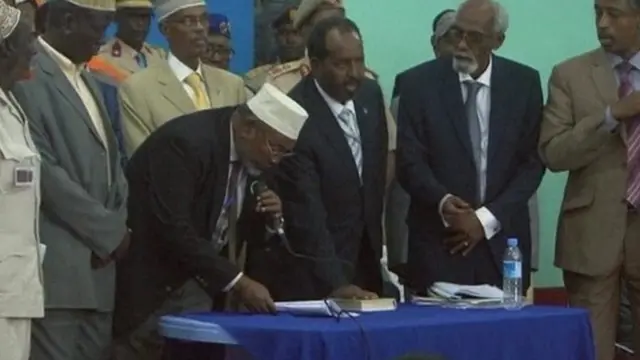 2012 waxay ahayd markii ugu horreysay ee burburkii dalka ka dib doorasho ay gudaha dalka ka dhacdo