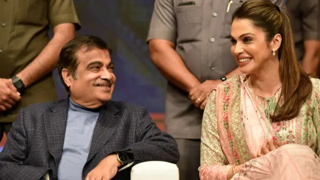 ગડકરીની હાજરીમાં ઇશા કોપીકર ભાજપમાં જોડાયા