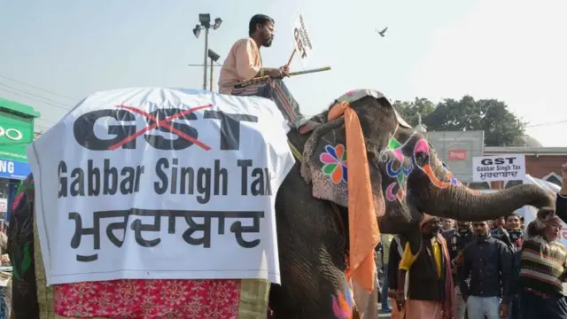 જી.એસ.ટી.ના વિરોધપ્રદર્શનની તસવીર