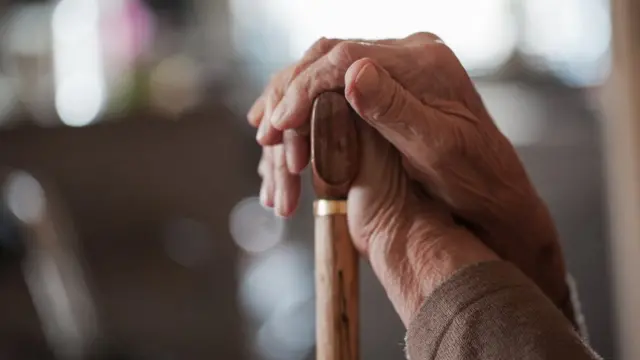 Mãojogo do cassino que dá dinheirosenhora idosa